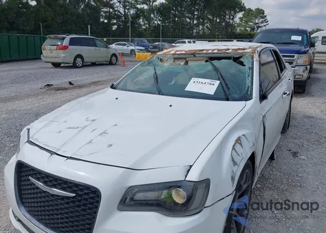 2018 Chrysler 300 Touring из США, поврежденный, VIN 2C3CCAAG5JH293367